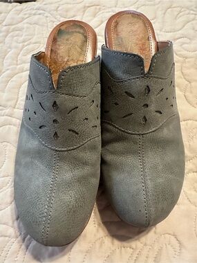 Women’s Casual Slip-On Mules in Gray